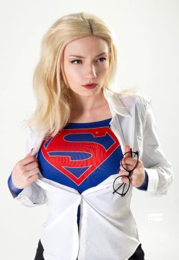 Supergirl – Cosplay By CarryKey