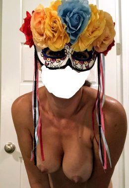 Who Wants To CUM And Play Dress Up This Riday Night?