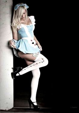 Alice Cosplay By Unknown Cosplayer