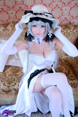 Illustrious Cosplay From Azur Lane By Hidori Rose