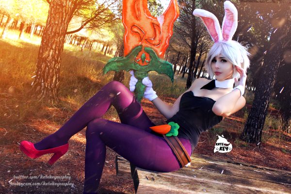 battle-bunny-riven-cosplay-by-kate-key_001