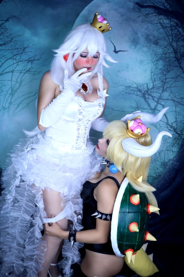bowsette-taking-off-boosette-booettes-pantys-by-gunaretta-cosplay-and-lysande_001