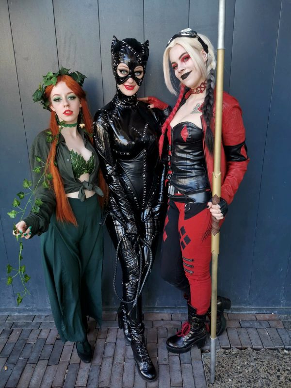 dc-gotham-sirens-catwoman-is-nympha-ophis-harley-quinn-is-infamousharleyquinn-and-i-am-poison-ivy_003
