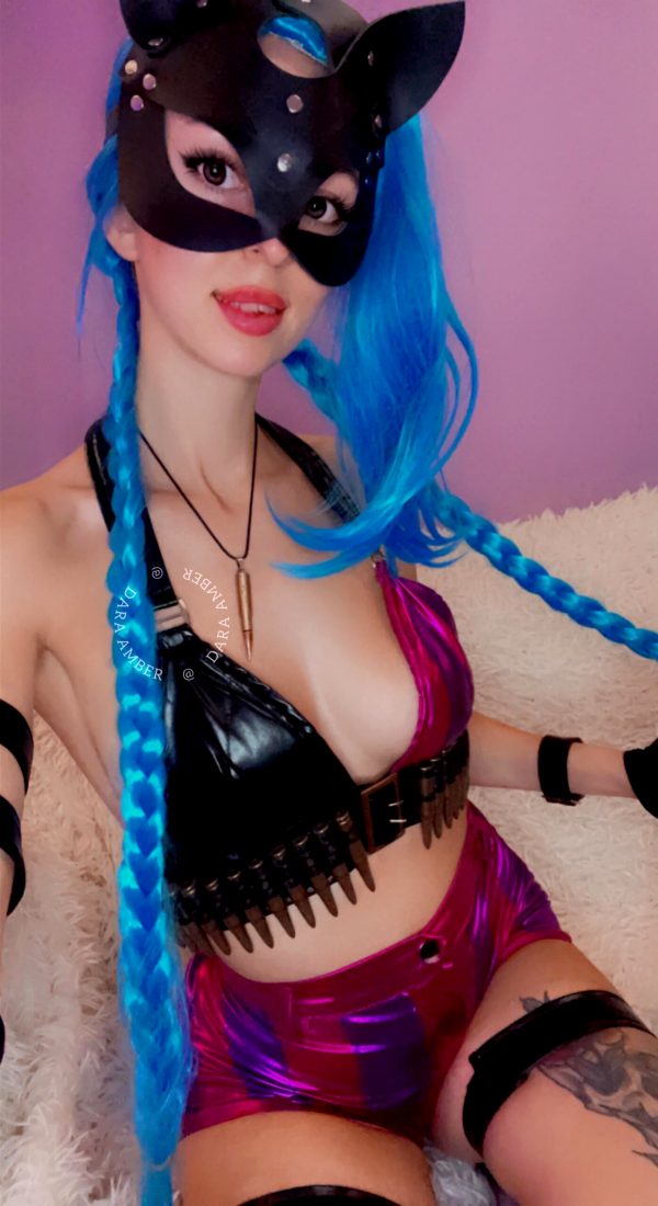 jinx-from-league-of-legends-by-dara-amber_001