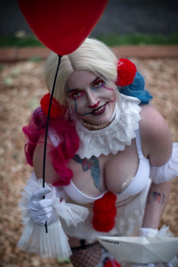 pennywise-harley-quinn-mashup-by-captive-cosplay_001