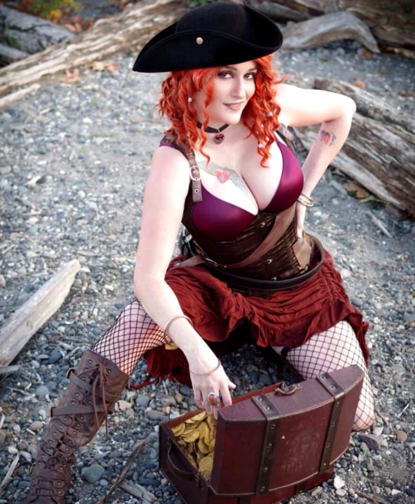 pirate-wench-by-captive-cosplay_001
