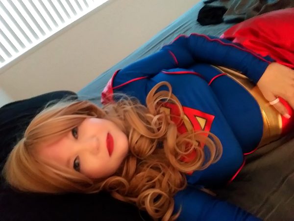 supergirl-has-36dds-cosplay-by-kitty-catharsis_001