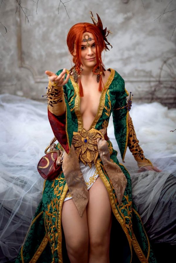 triss-cosplay-from-witcher-3-by-dungeonqueen_001