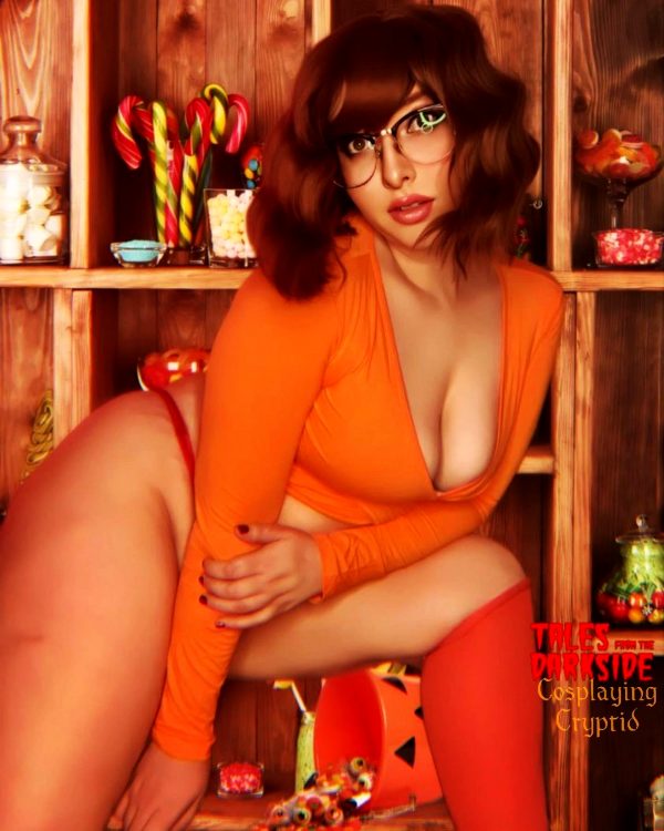 velma-dinkley-from-scooby-doo-by-cosplaying-cryptid-self_001