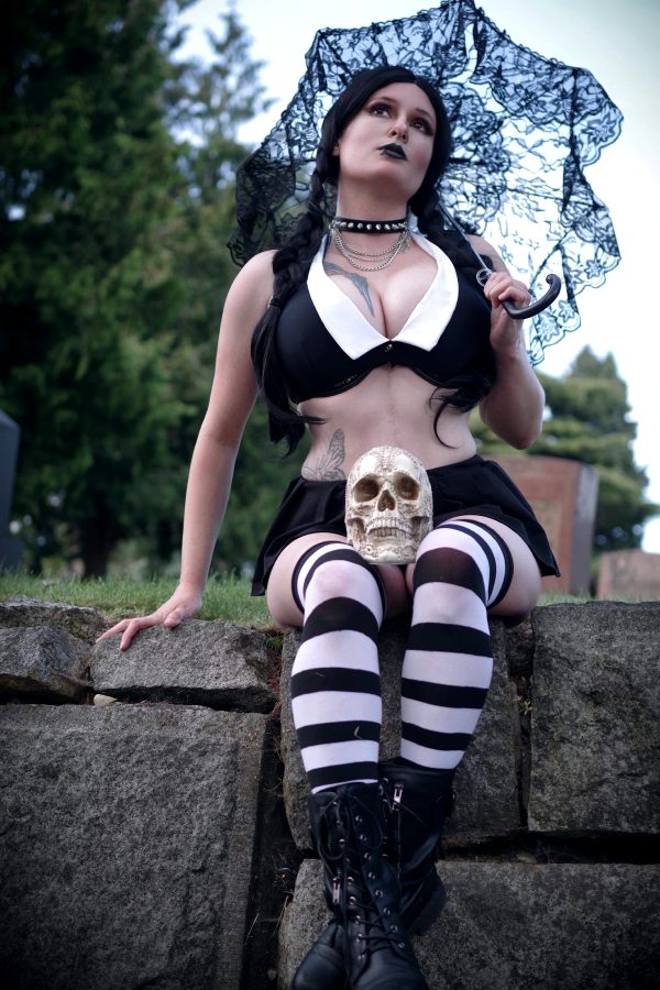 wednesday-addams-by-captive-cosplay_001