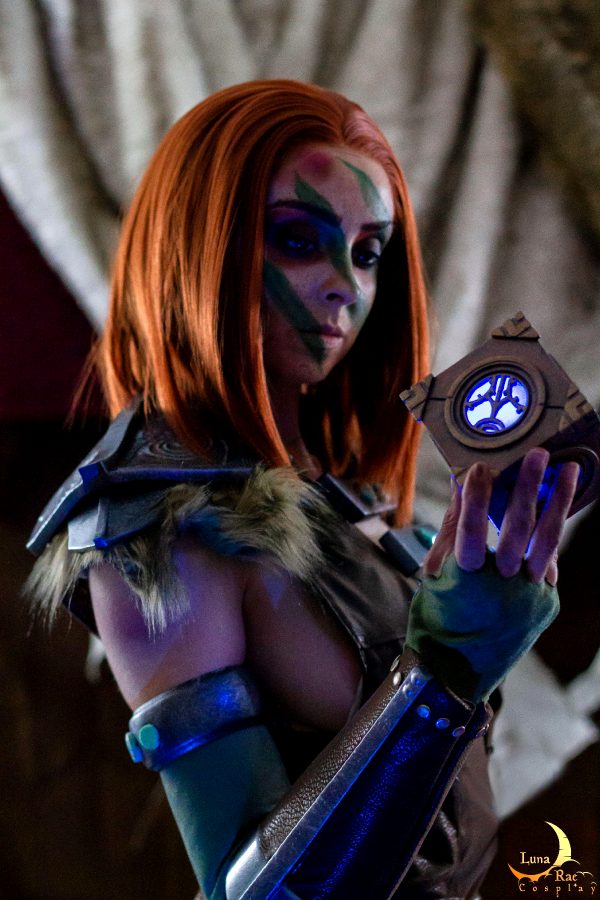 who-was-your-favorite-companion-in-skyrim-aela-the-huntress-by-lunaraecosplay_001