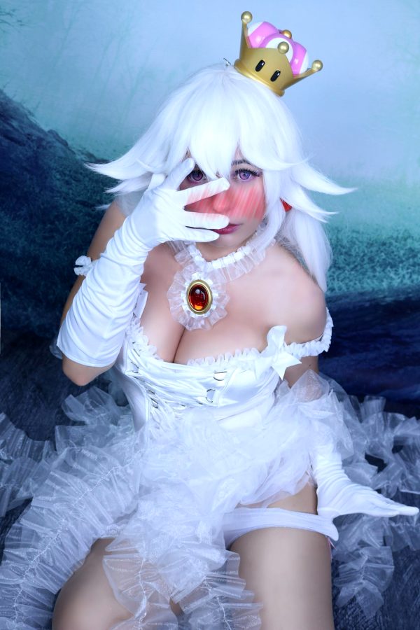 you-caught-boosette-getting-dressed-how-do-you-react-f09f98b3_001